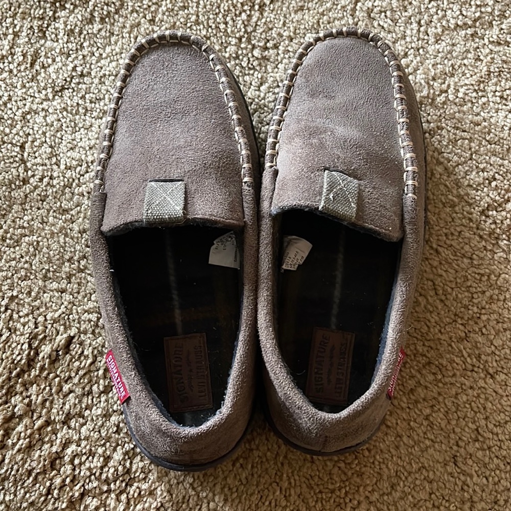 Signature By Levi Strauss, Brown Slip-On Loafers. BRAND NEW